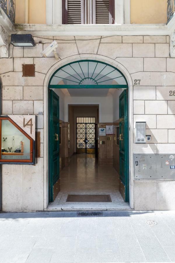 Ht Hometown Vite Rome Buitenkant foto